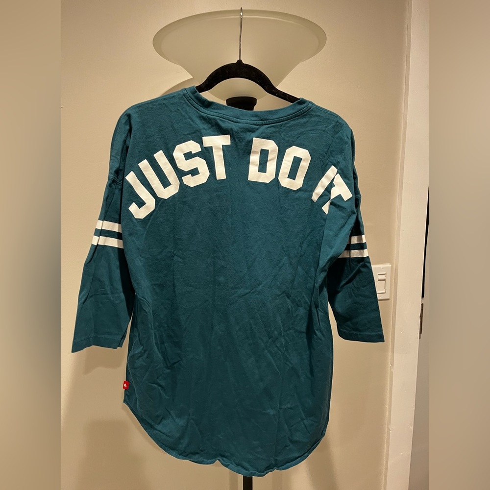 Nike - Quarter Length Sleeve Shirt - Sizes L and XL